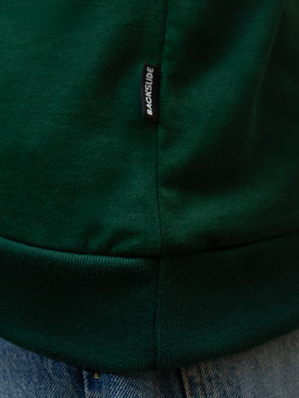 Polera Stay Radiant verde botella manga larga