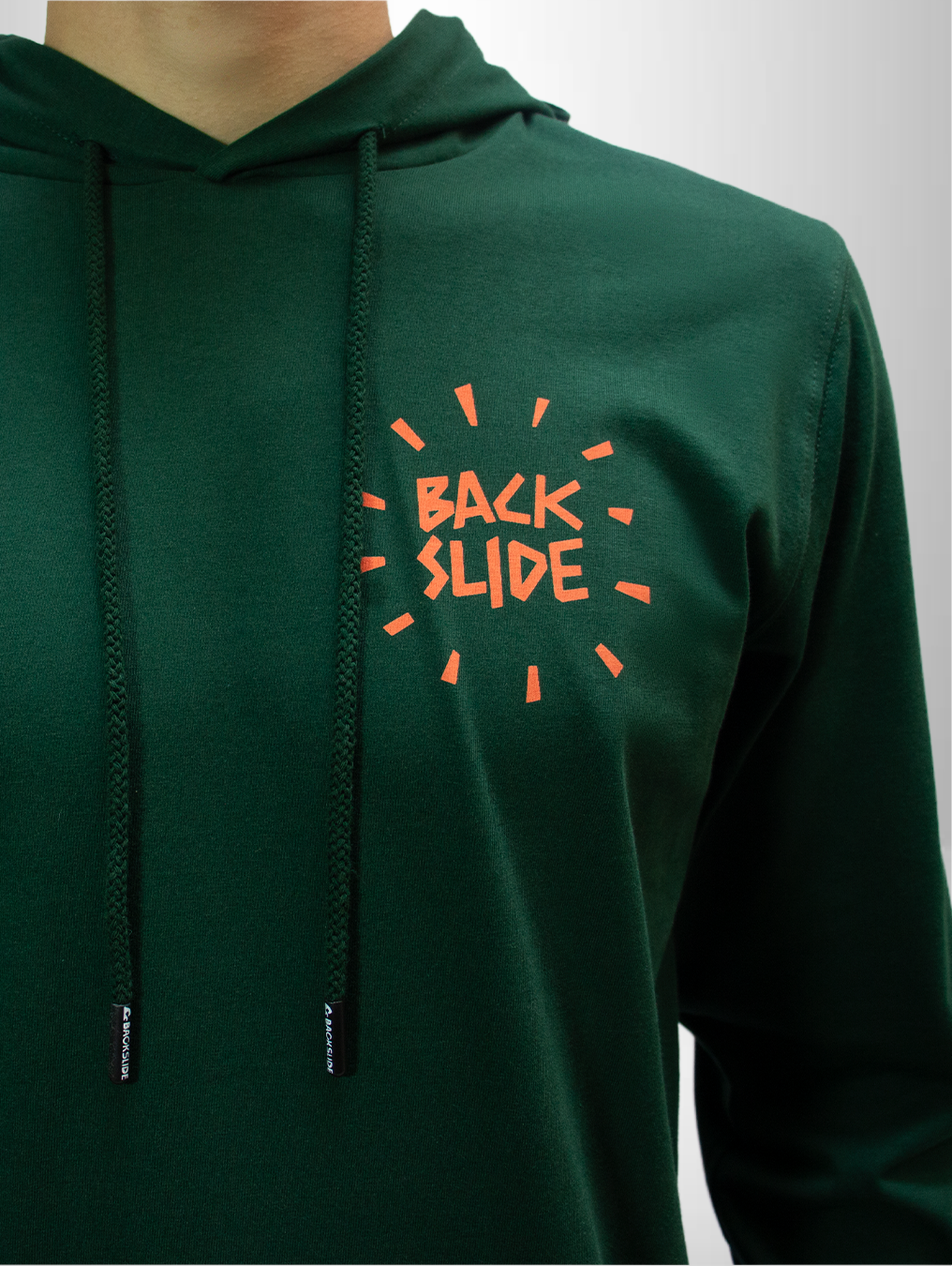 Polera Stay Radiant verde botella manga larga